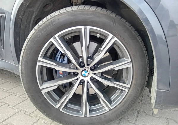 BMW X5 cena 249900 przebieg: 105000, rok produkcji 2021 z Dobra małe 106